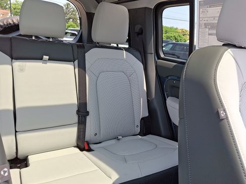 Used 2025 Land Rover Defender 110 S image 17