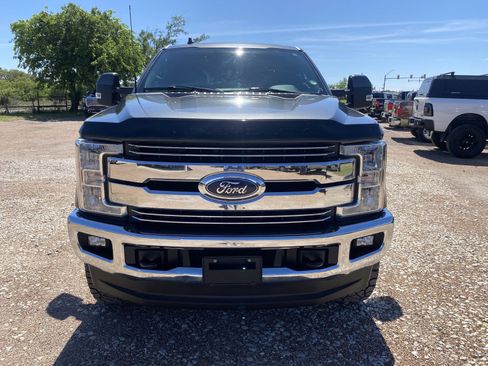 Used 2019 Ford F250 Lariat w/ Lariat Value Package image 3