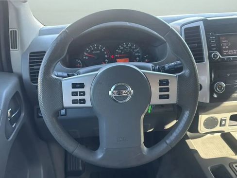 Used 2017 Nissan Frontier SV RWD image 14