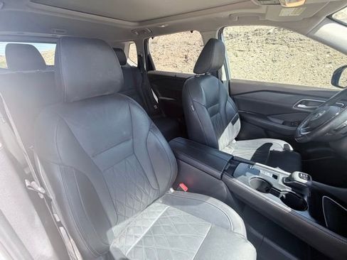 Certified 2022 Nissan Rogue Platinum w/ Head-Up Display Package image 33