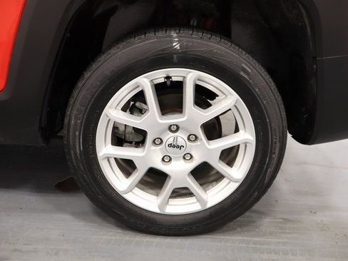 Used 2022 Jeep Renegade Latitude image 25
