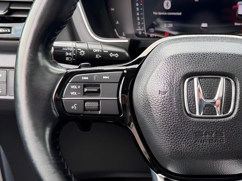 Used 2024 Honda Pilot Elite image 44
