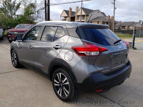 Used 2019 Nissan Kicks SV image 6