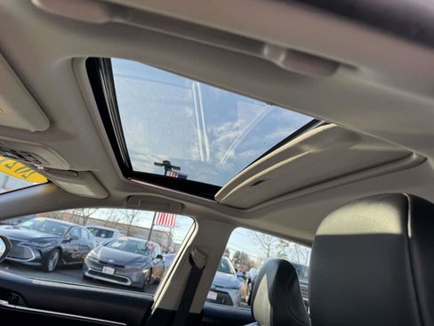 Certified 2021 Toyota Camry SE image 25