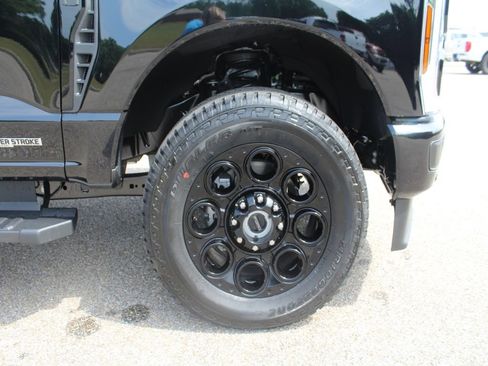 New 2026 Ford F250 Lariat w/ Black Appearance Package AWD/4WD image 22