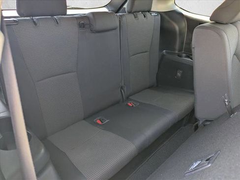 Used 2021 Toyota Highlander LE AWD/4WD image 21