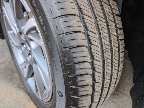 Used 2026 Lincoln Corsair Premiere image 6