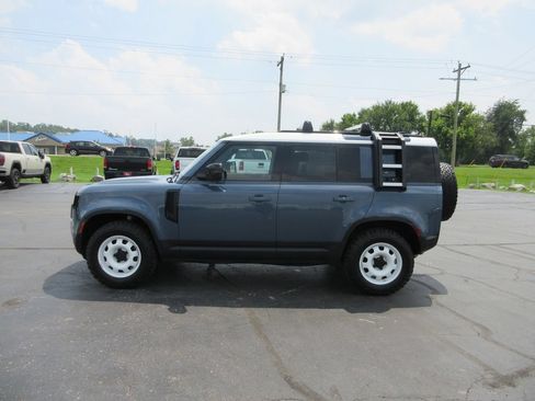 Used 2021 Land Rover Defender 110 AWD/4WD image 9