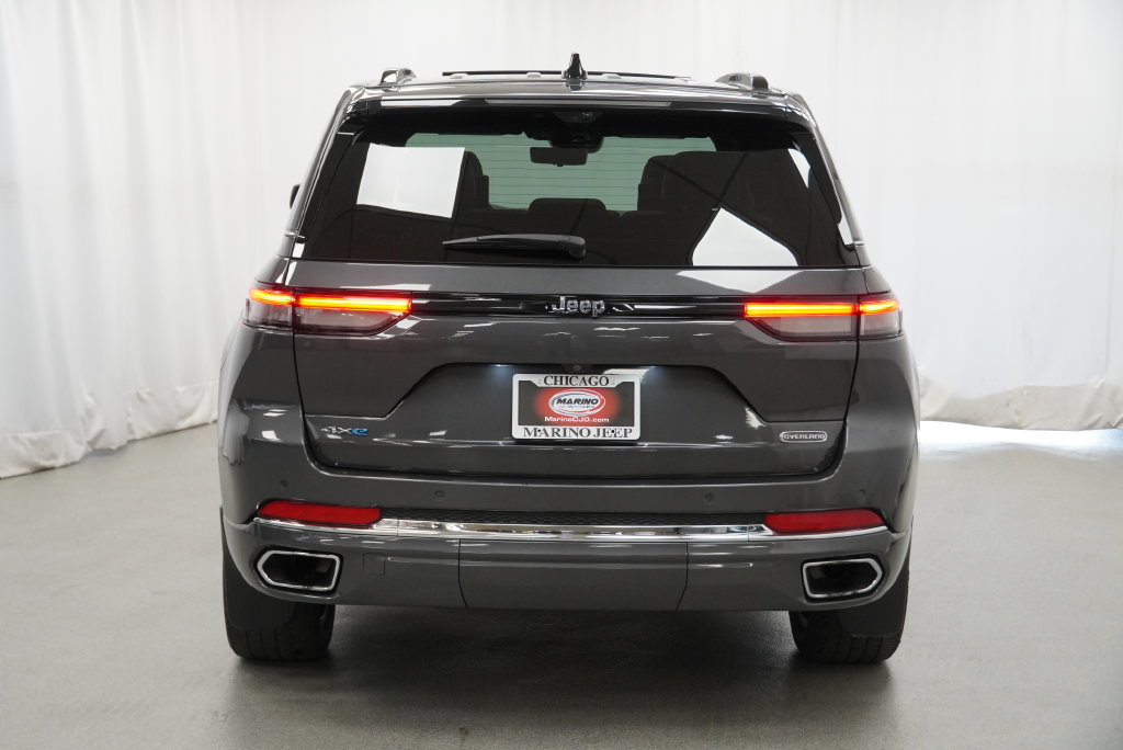 Used 2023 Jeep Grand Cherokee Overland w/ Advanced Protech Group III AWD/4WD image 14