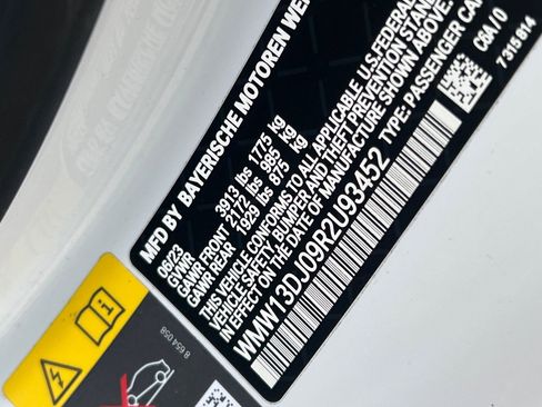 Used 2024 MINI Cooper SE w/ Signature Upholstery Package image 21