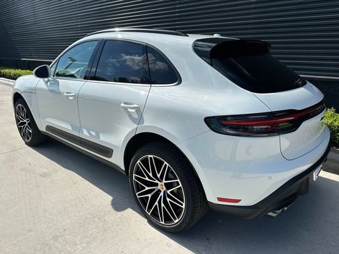 Used 2026 Porsche Macan AWD/4WD image 3