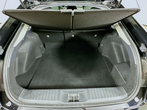 Used 2025 Toyota Prius LE image 28