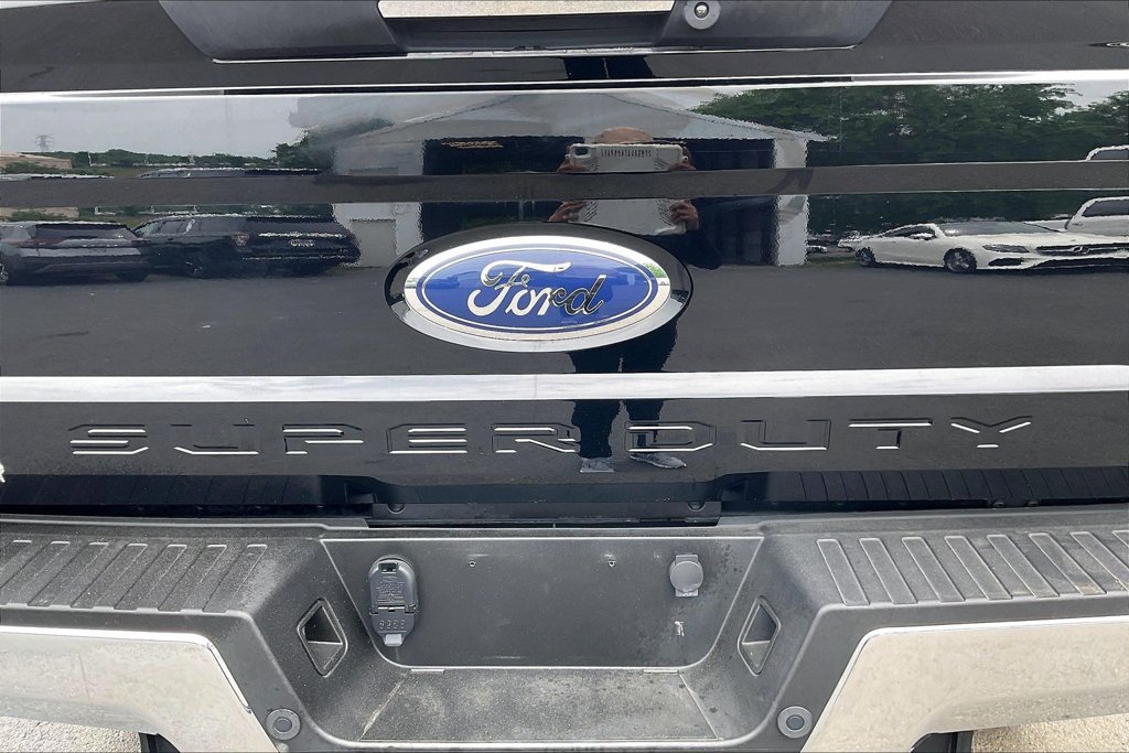Used 2017 Ford F250 Lariat w/ Lariat Ultimate Package AWD/4WD image 22