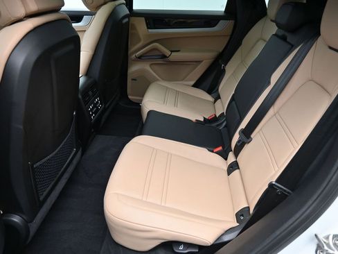 Certified 2024 Porsche Cayenne S AWD/4WD image 7