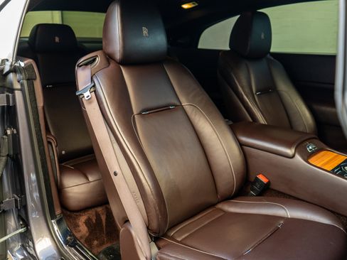 Used 2016 Rolls-Royce Wraith image 42