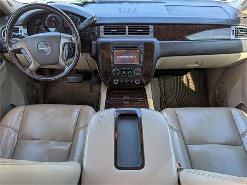 Used 2013 GMC Yukon XL Denali image 5