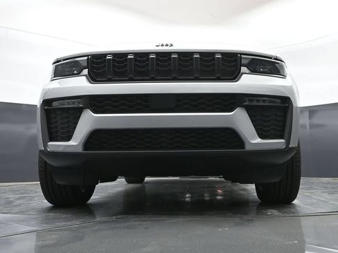 New 2026 Jeep Grand Cherokee L Limited w/ Limited Altitude Package AWD/4WD image 49