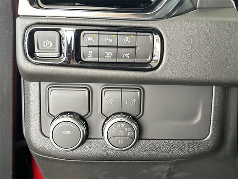 New 2026 GMC Yukon Elevation image 19