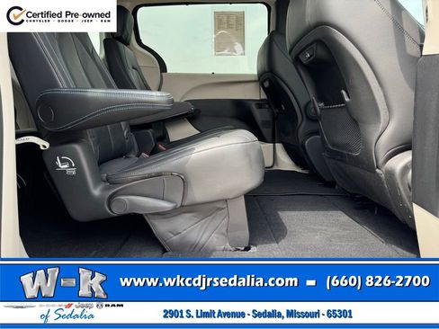 Certified 2021 Chrysler Pacifica Touring-L FWD image 27