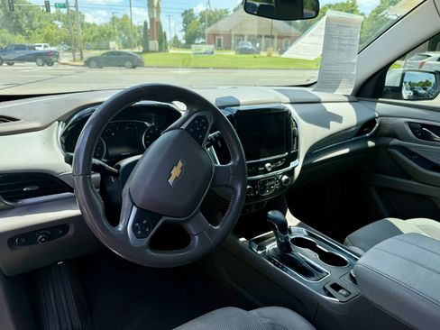 Used 2021 Chevrolet Traverse LT AWD/4WD image 5