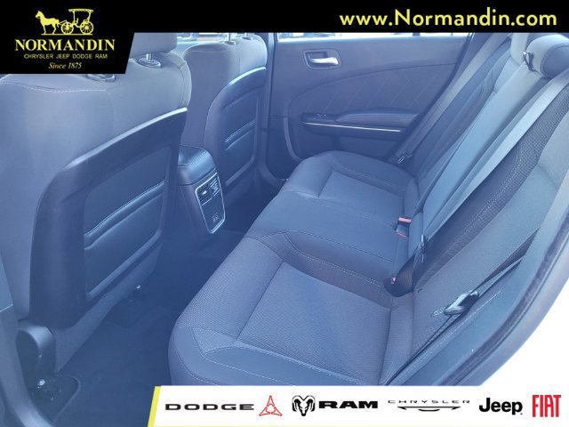 Used 2019 Dodge Charger SXT RWD image 18