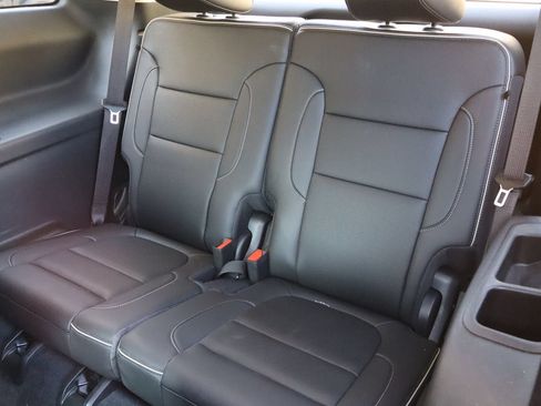 Used 2023 GMC Acadia Denali w/ Denali Ultimate Package FWD image 6
