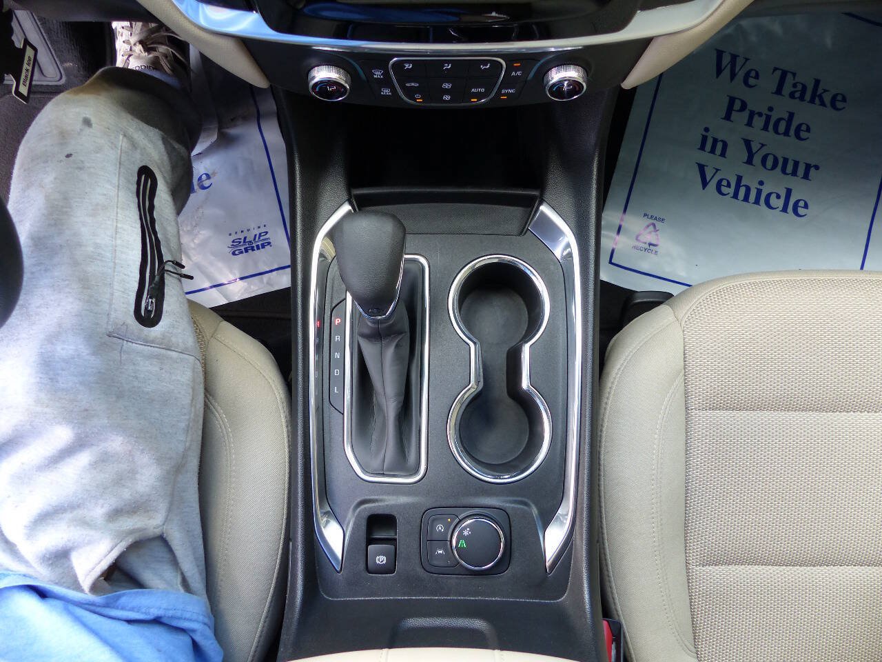 Used 2023 Chevrolet Traverse LS w/ Safety Package FWD image 32