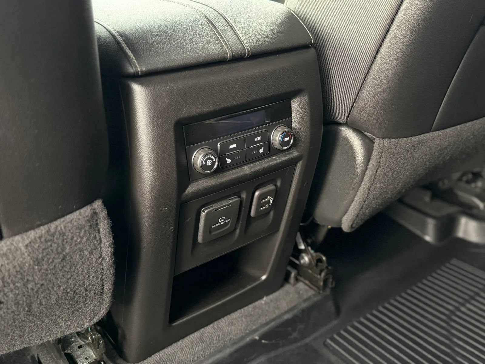 Used 2023 Chevrolet Traverse Premier w/ Redline Edition FWD image 42