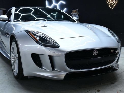Used 2016 Jaguar F-TYPE S image 18