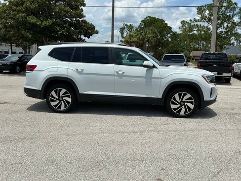 Used 2024 Volkswagen Atlas SE FWD image 15