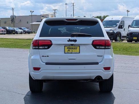 Used 2019 Jeep Grand Cherokee Altitude AWD/4WD image 6