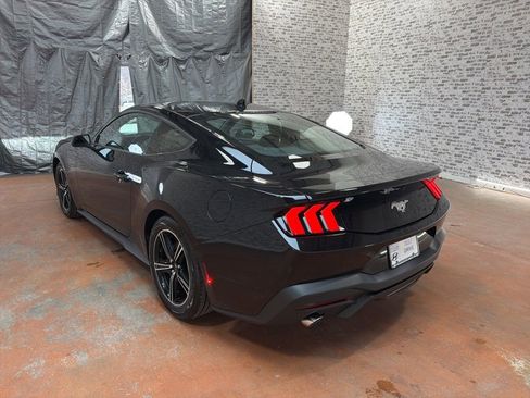 Used 2024 Ford Mustang Coupe image 5