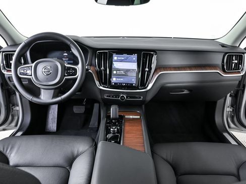 Certified 2025 Volvo V60 B5 Cross Country Plus image 19