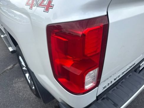 Used 2017 Chevrolet Silverado 1500 High Country AWD/4WD image 10