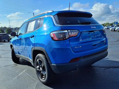 Used 2023 Jeep Compass Latitude w/ Convenience Group AWD/4WD image 31