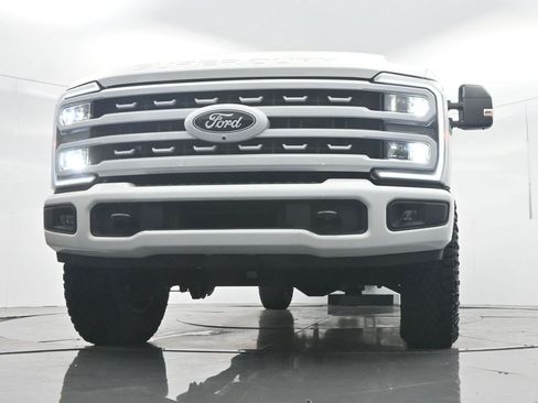 Used 2025 Ford F250 Lariat w/ Tremor Off-Road Package AWD/4WD image 59