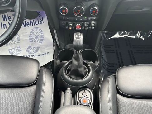 Used 2018 MINI Cooper 4-Door Hardtop FWD image 26