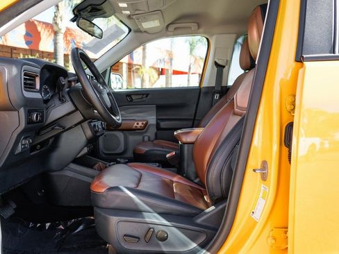 Used 2023 Ford Maverick Lariat w/ Lariat Luxury Package image 16