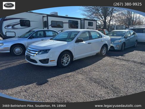 Used 2011 Ford Fusion S image 1