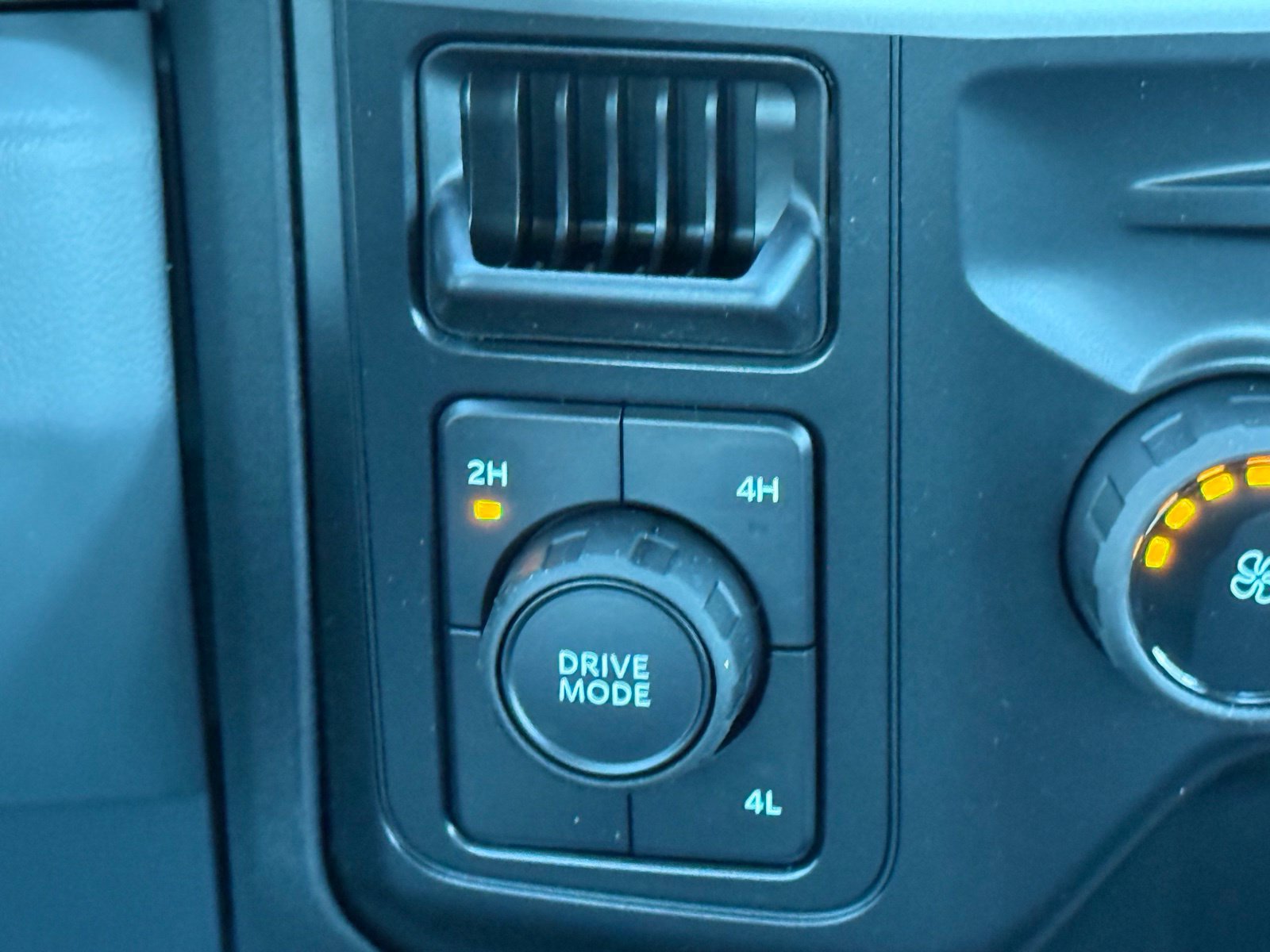 New 2027 Ford F350 XL w/ 360-Degree Camera Package AWD/4WD image 25