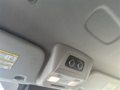 Used 2023 Ford Transit 350 XLT image 38