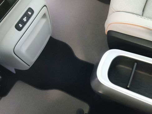 New 2025 Volkswagen ID. Buzz Pro S Plus image 29