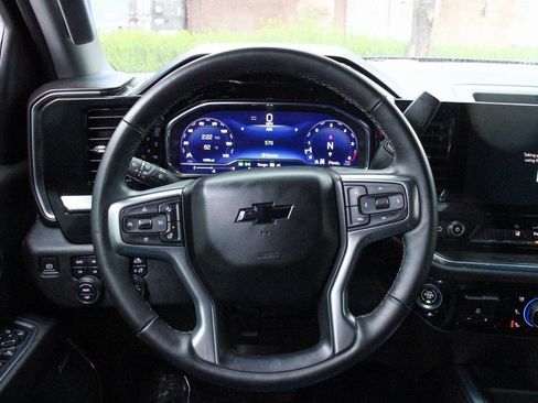 Used 2024 Chevrolet Silverado 2500 LTZ w/ LTZ Convenience Package image 21