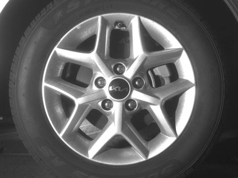 Used 2025 Kia Soul LX w/ LX Technology Package FWD image 13