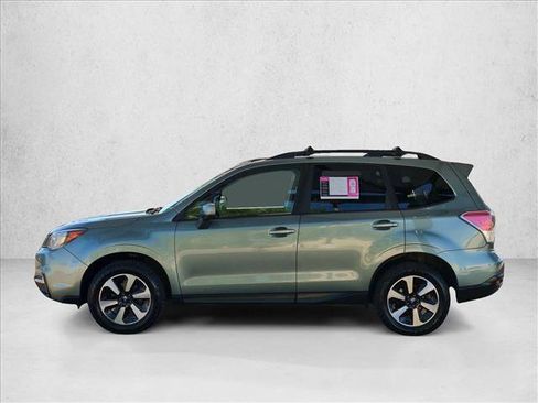Used 2017 Subaru Forester 2.5i Premium w/ Popular Package #1A AWD/4WD image 8