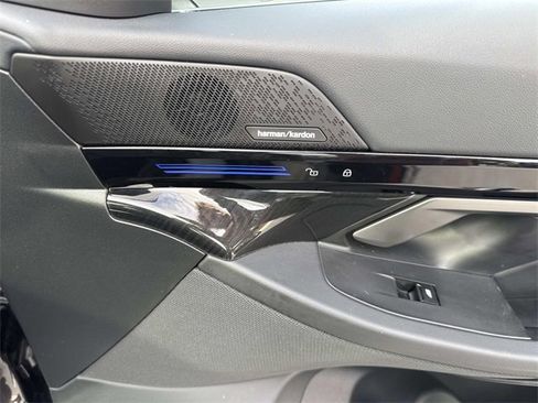 Used 2024 BMW 530i xDrive w/ Premium Package image 14