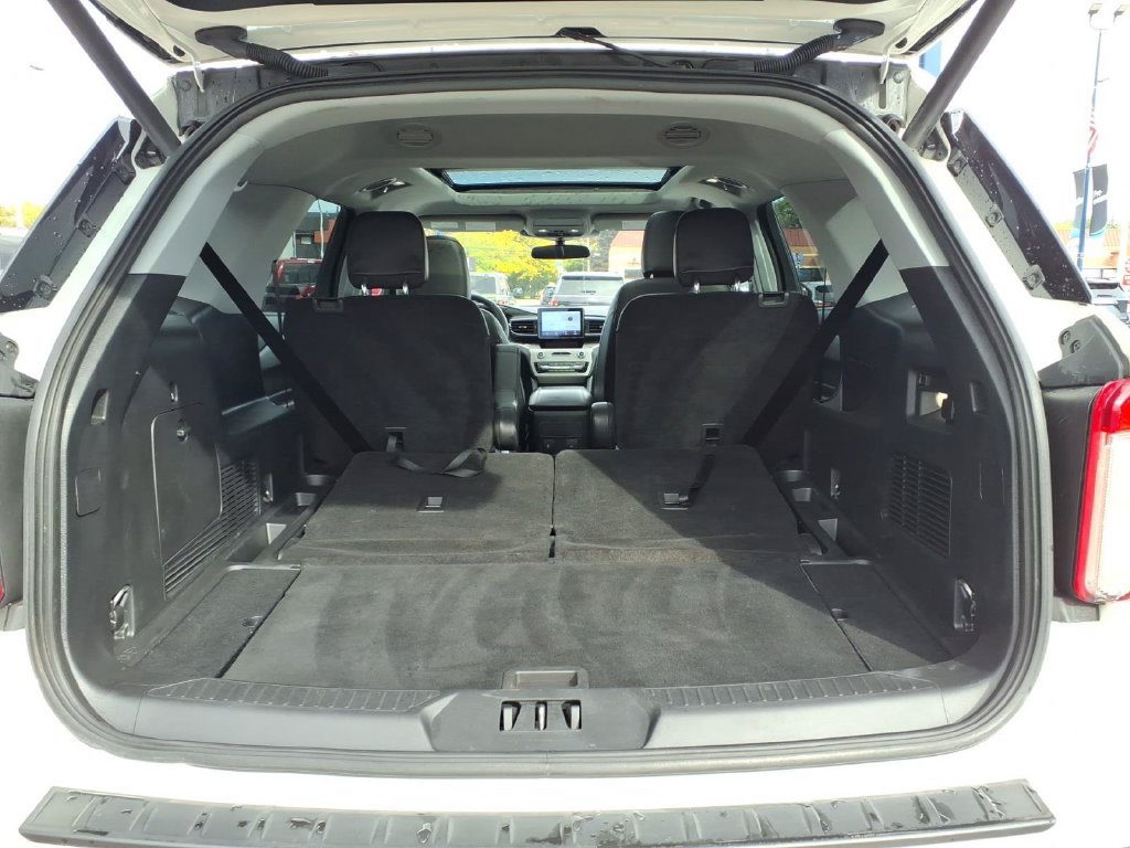 Certified 2024 Ford Explorer XLT w/ Equipment Group 202A AWD/4WD image 10