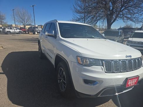 Used 2017 Jeep Grand Cherokee Limited image 2
