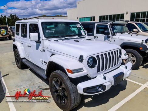Used 2020 Jeep Wrangler Unlimited Sahara image 2