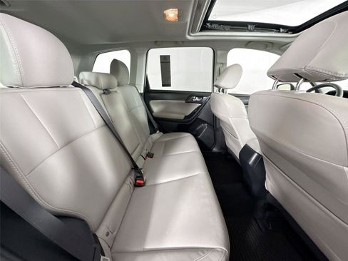 Used 2017 Subaru Forester 2.5i Limited image 43